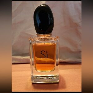 🔥🔥Giorgio Armani Sì 1.7 oz EDP Fragrance Bottle with Black Cap